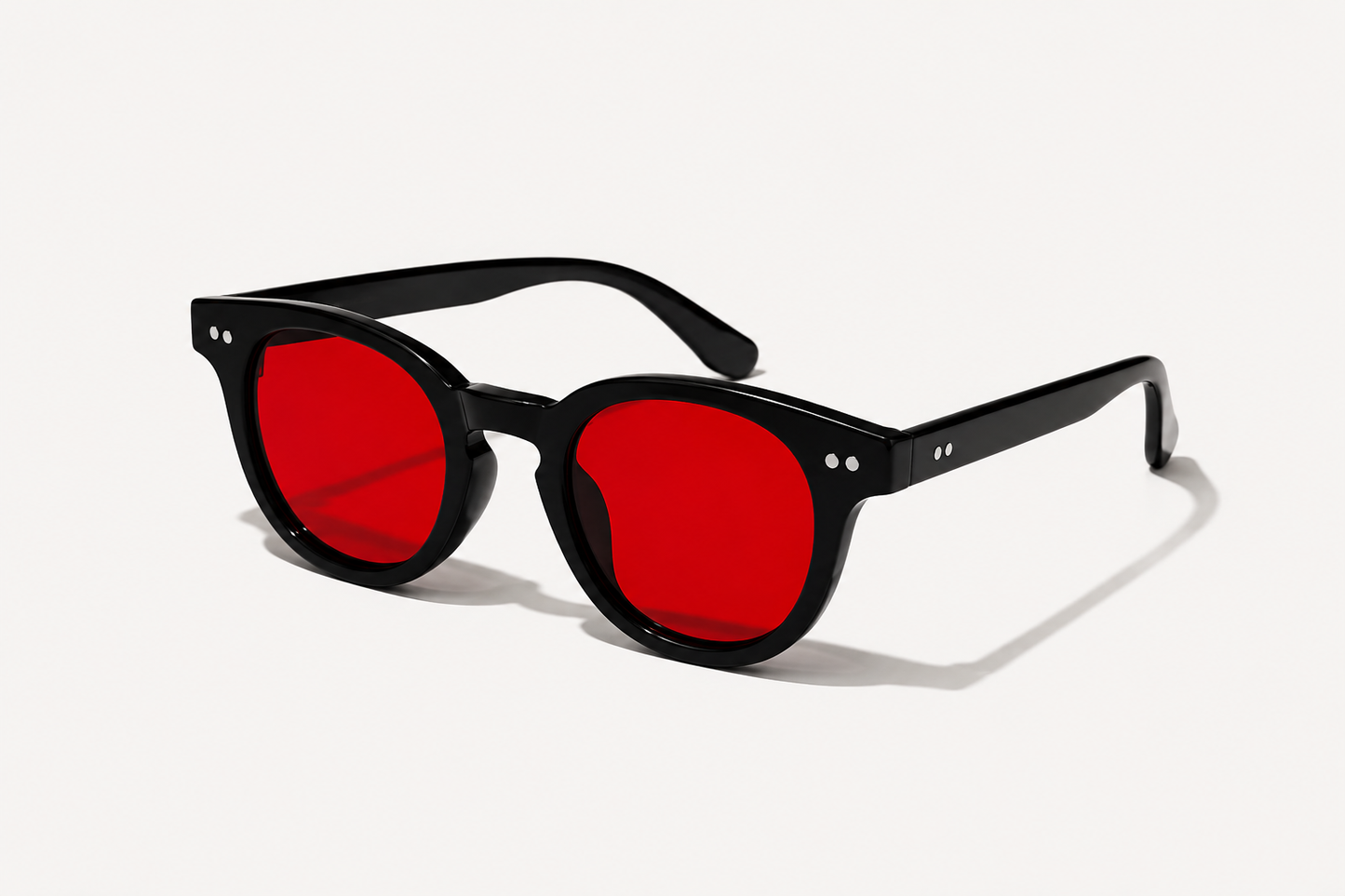 LUMA Eclipse™ angled view – black frame with red lenses
