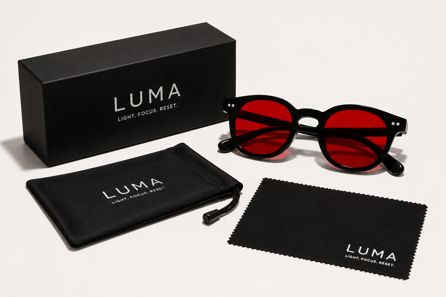 LUMA Eclipse™ with packaging – glasses, pouch, and cleaning cloth